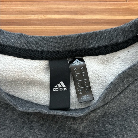 Adidas Essentials Fleece 3-Stripes Sweatshirt - Picture 6 of 6